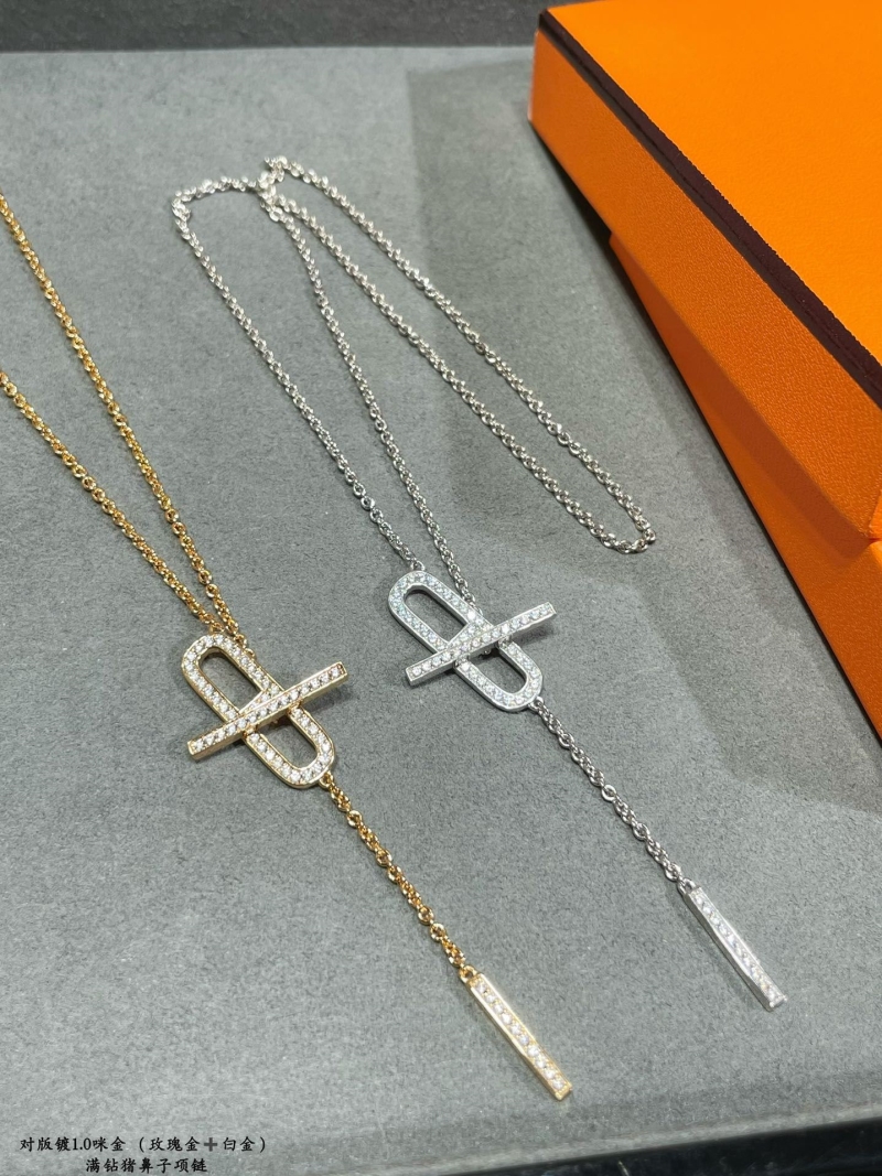 H**me5 necklaces
